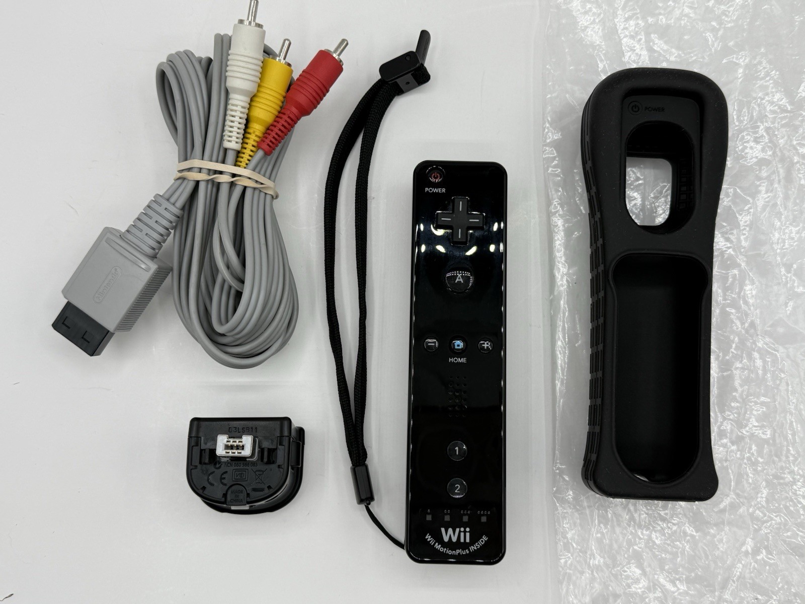 Nintendo Wii Sports Resort Video Game Console Bundle w/ Box Matching Serial #