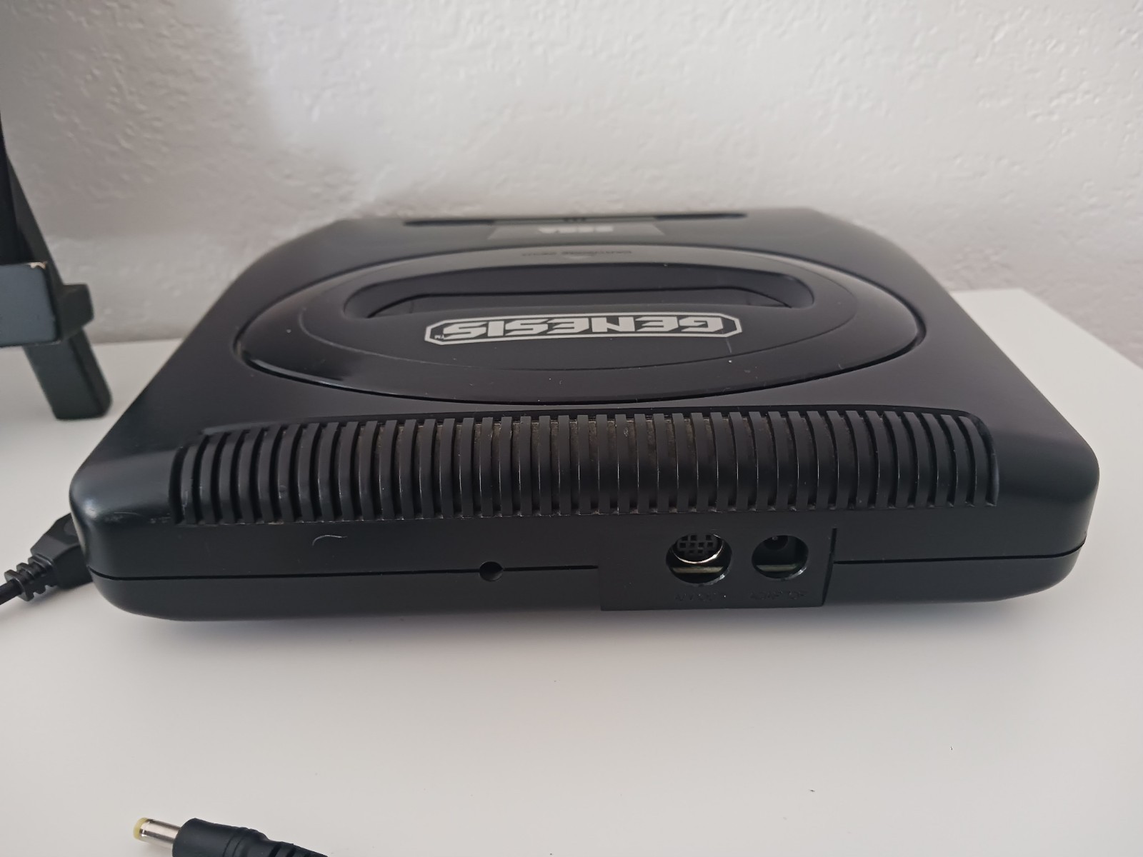 SEGA Genesis Console Model 2 MK-1631 Bundle + Authentic Sonic 3 + 2 Controller