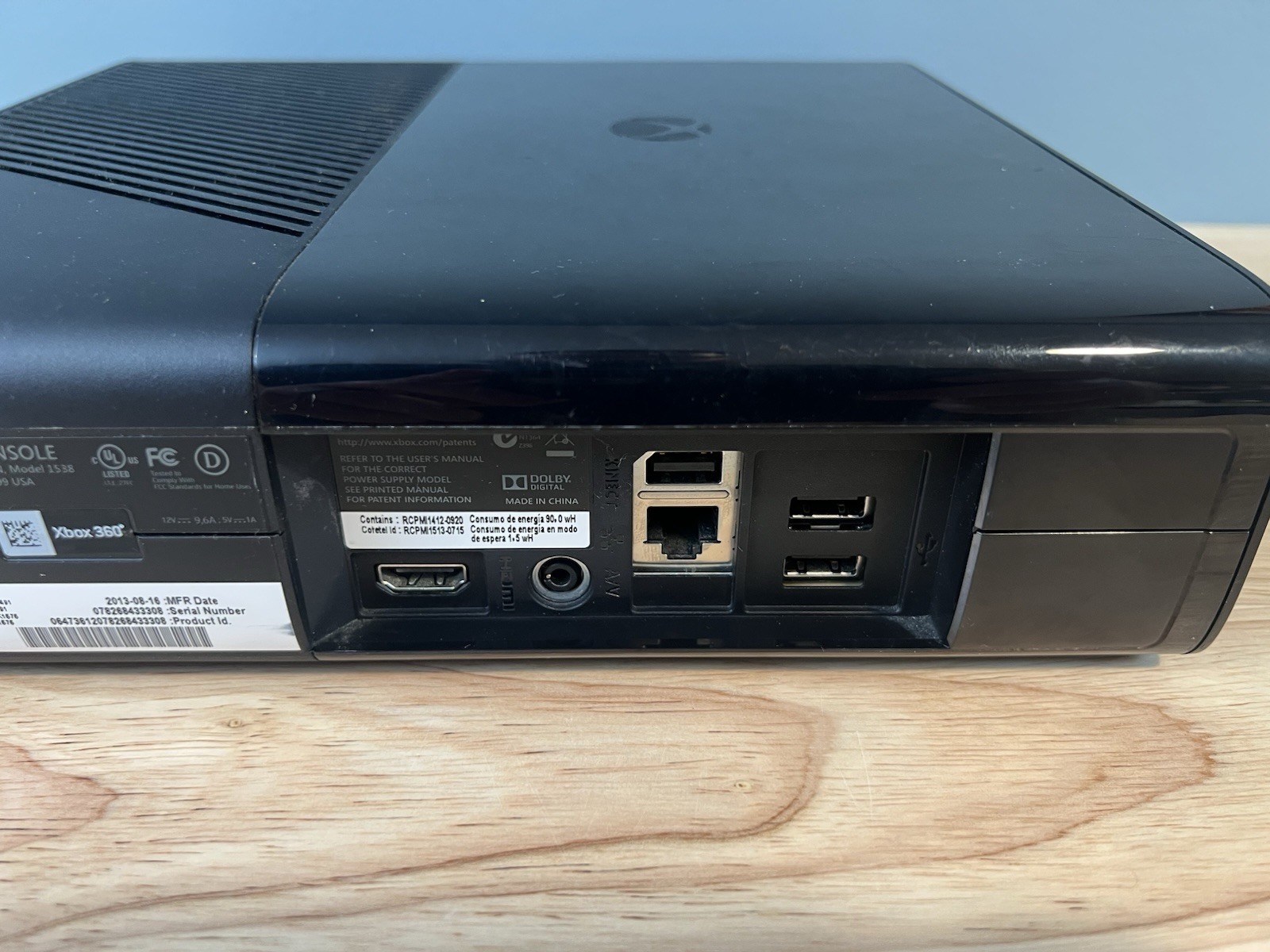Microsoft Xbox 360 E Model 1538 4 GB Console & Two Controllers – NO POWER CORD