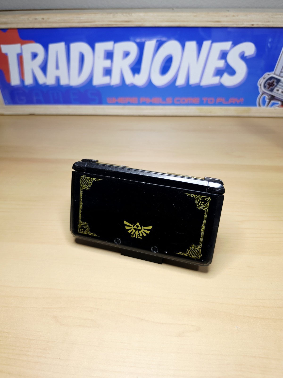 Nintendo 3DS The Legend of Zelda 25th Anniversary Black Console W Charger Stylus