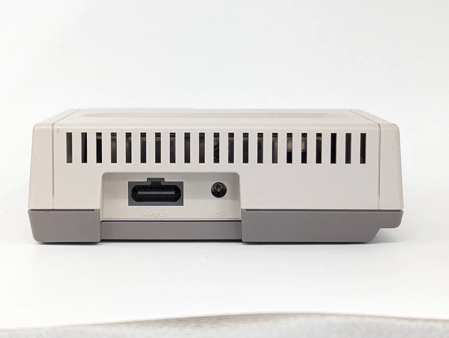 Z618 Nintendo New Famicom Console HVC-101 AV NES2 JAPAN USED