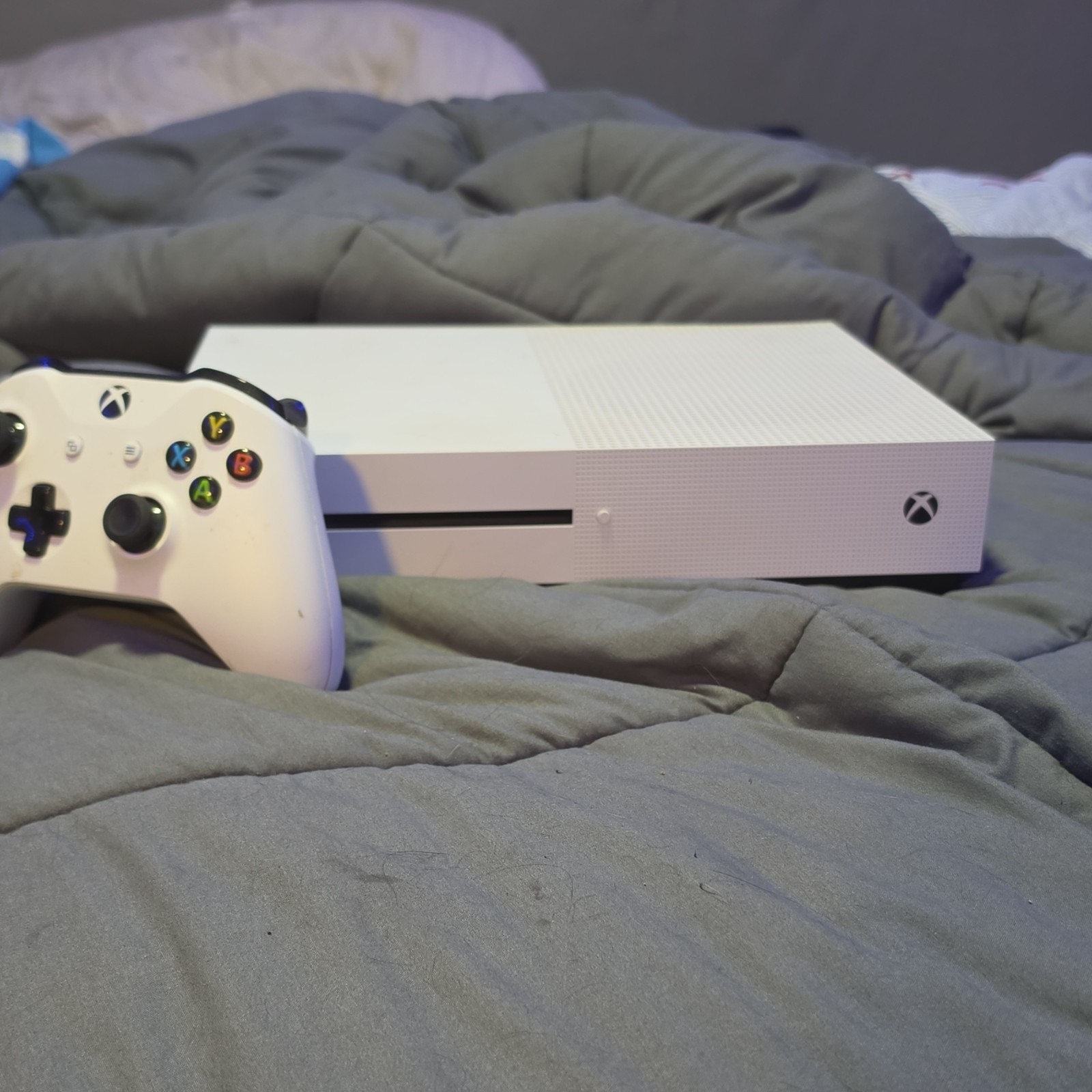 Microsoft Xbox One S 1TB White Console 4K UHD Wi-Fi HDMI Model 1681