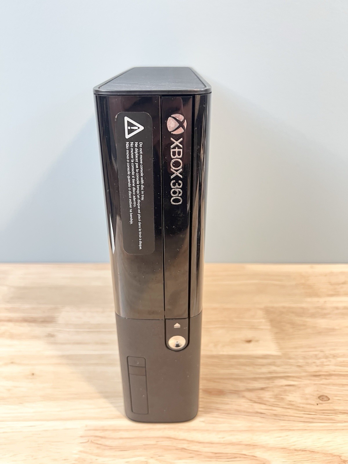 Microsoft Xbox 360 E Model 1538 4 GB Console & Two Controllers – NO POWER CORD