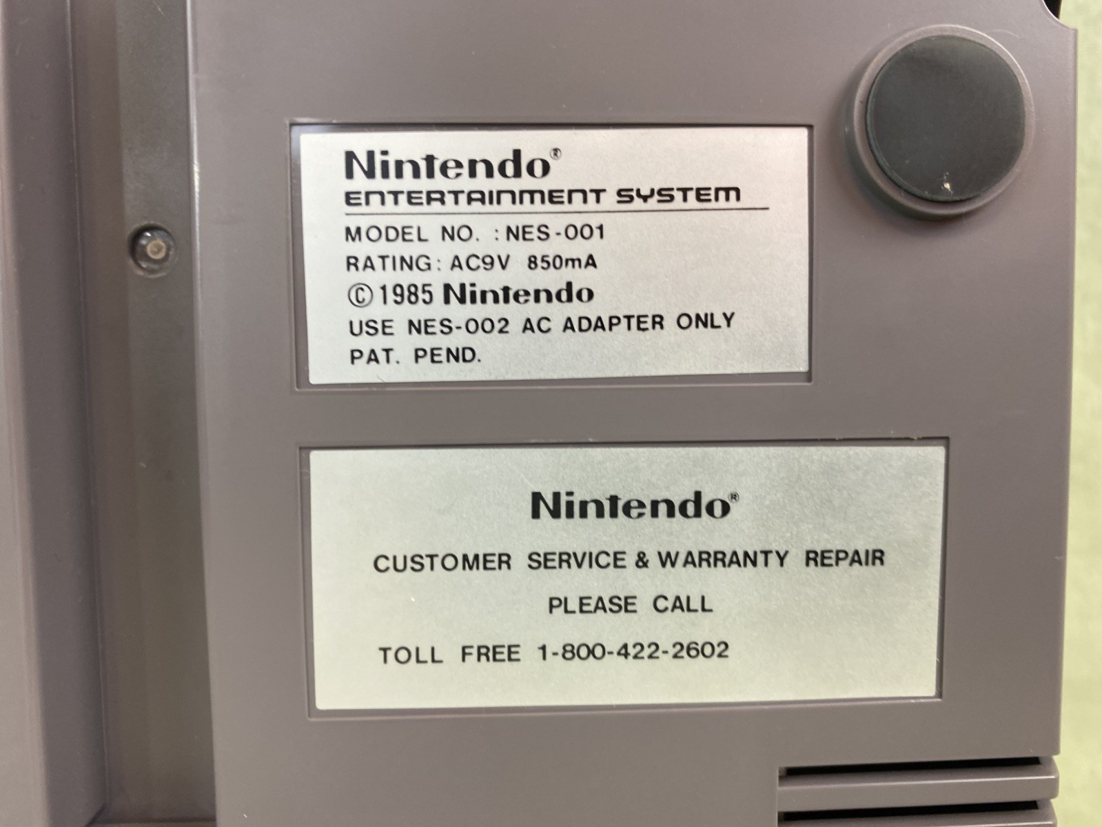 VTG. 1987 NES Nintendo Control Deck w/ Manual, Poster, Controllers & Accessories