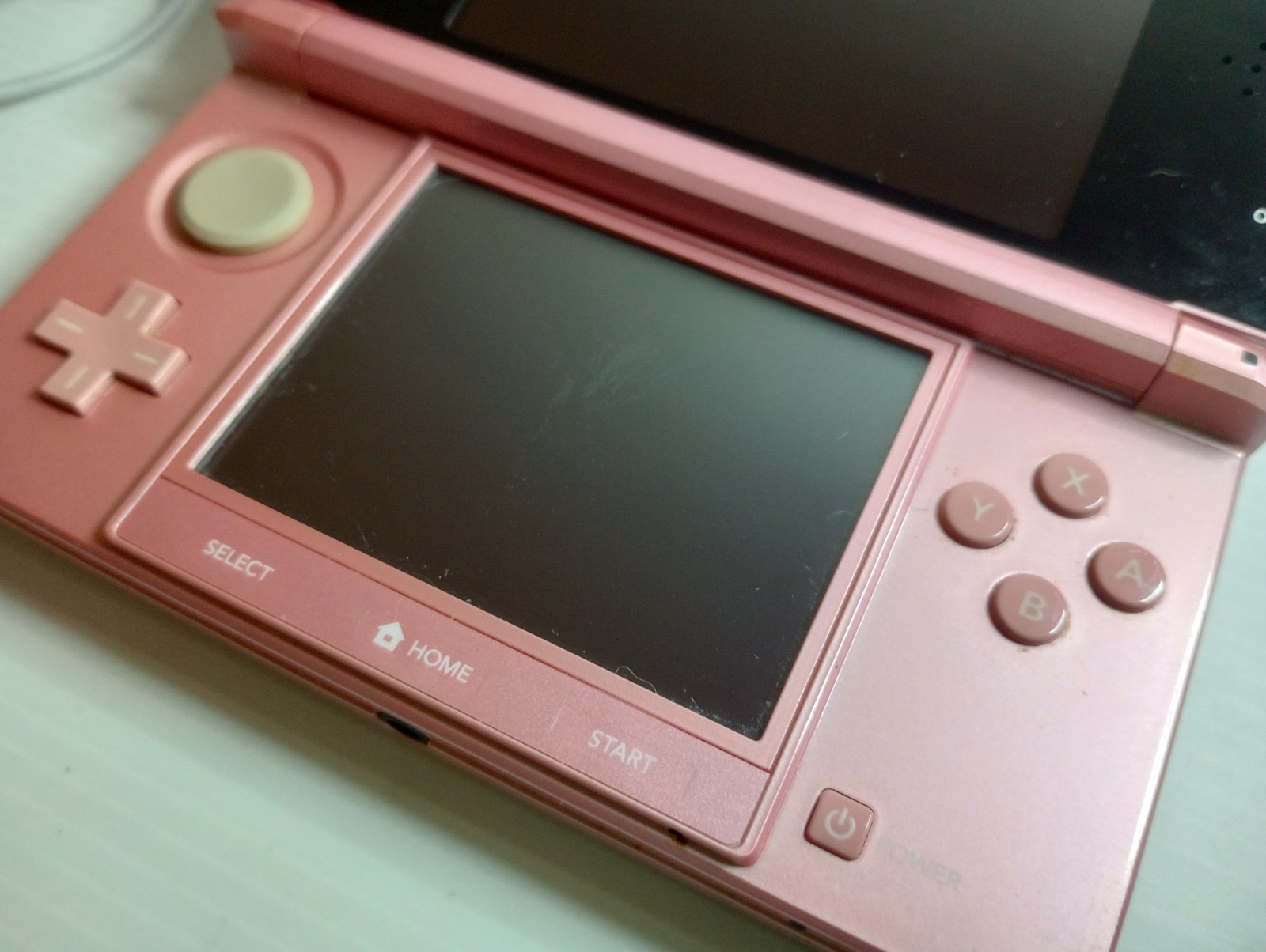Nintendo 3DS CTR-001 Pearl Pink with OEM Charger Good Shape Some Screen Scratch