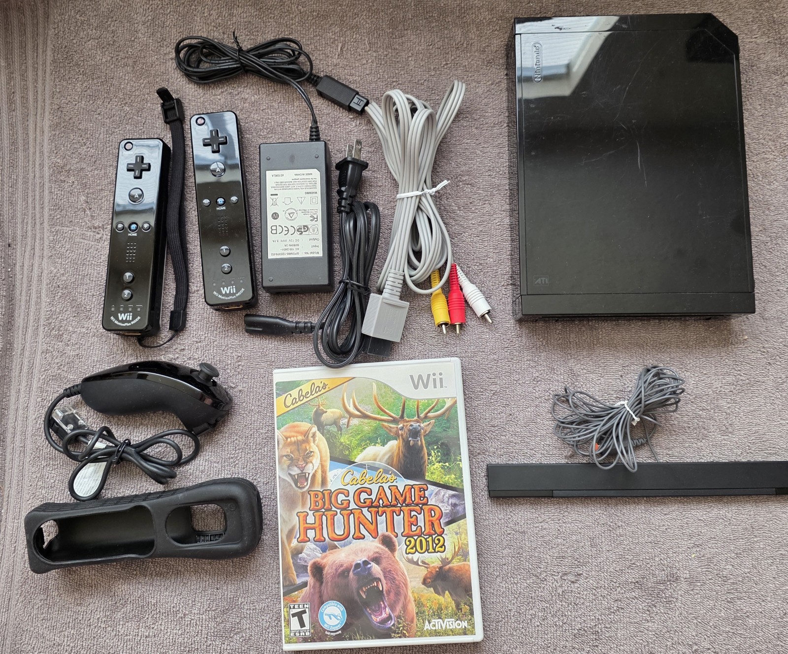 Nintendo Wii Family Console Black Original Games not included 1 extra Controller