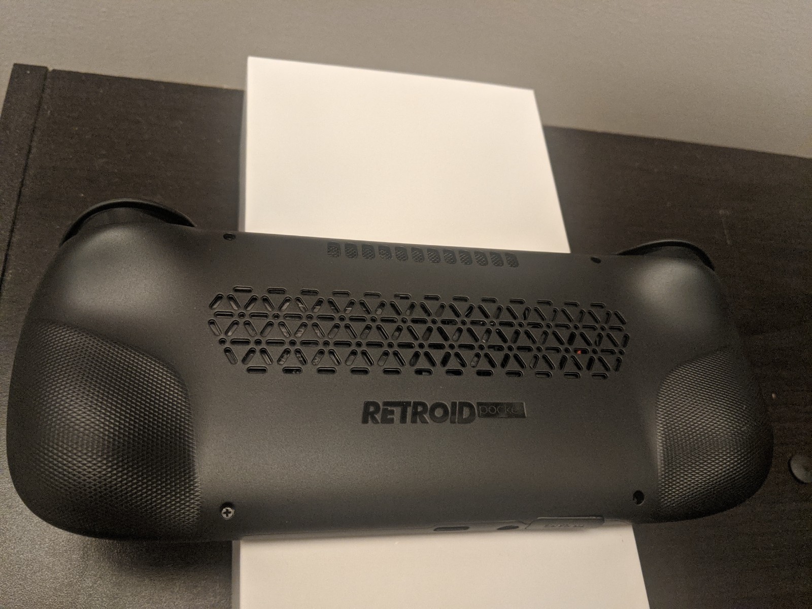 Retroid Pocket 5 – with Retroid official Grip & tempered glass screen protector