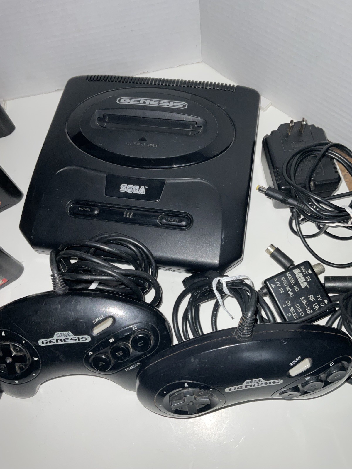 Sega Genesis 2 Console 10 Games Bundle 2 Remotes Mickey Sonic 3D NBA Jam Tested