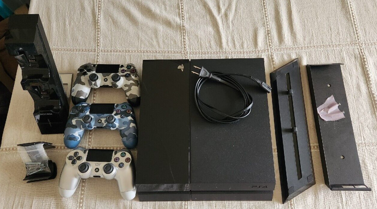 Sony PlayStation 4 500gb Jet Black Console W/ Three Controllers and Accessories