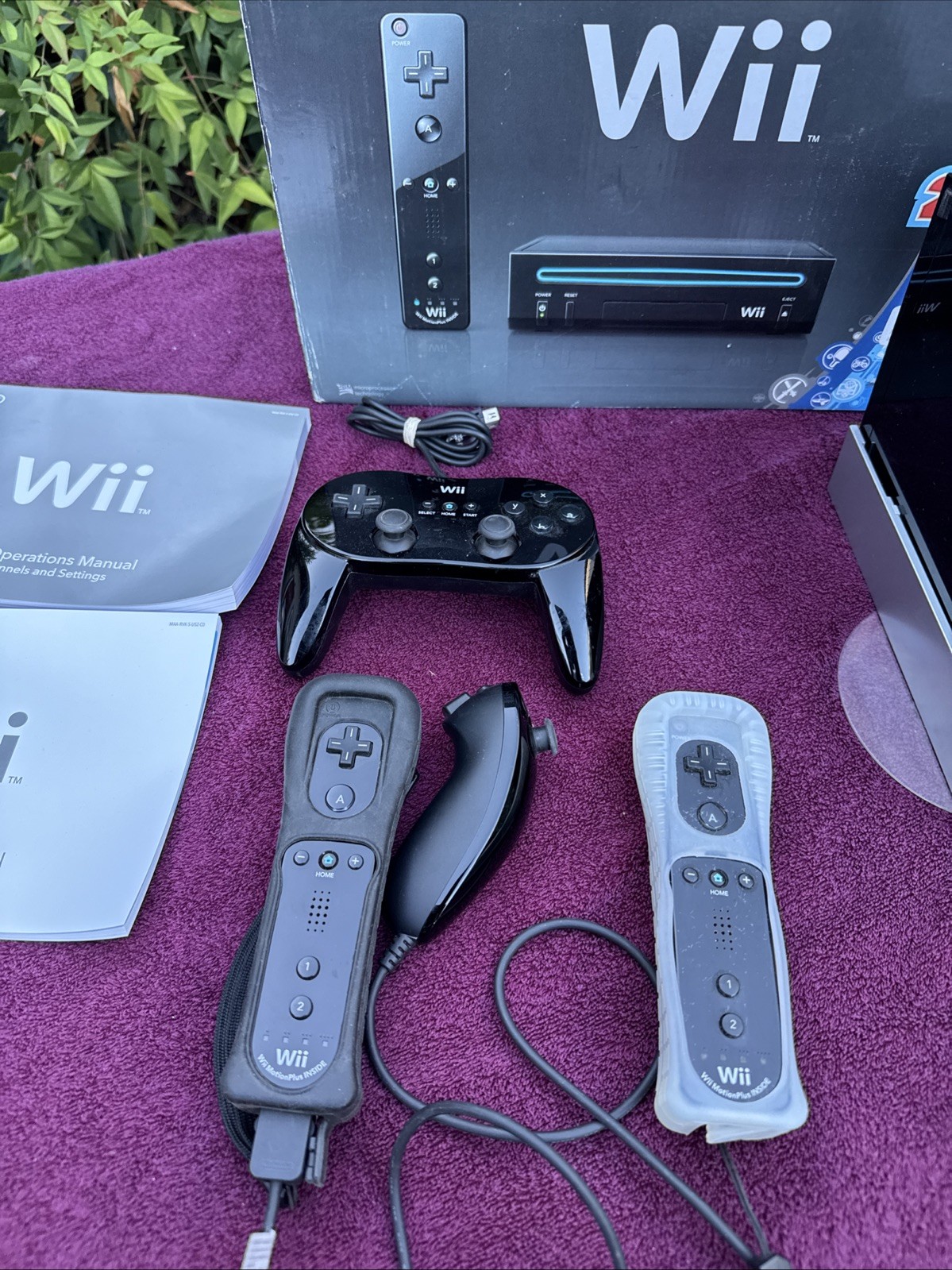 Nintendo Wii Black Console RVL-001 Wii Bundle w/Box W/Games Tested & Works