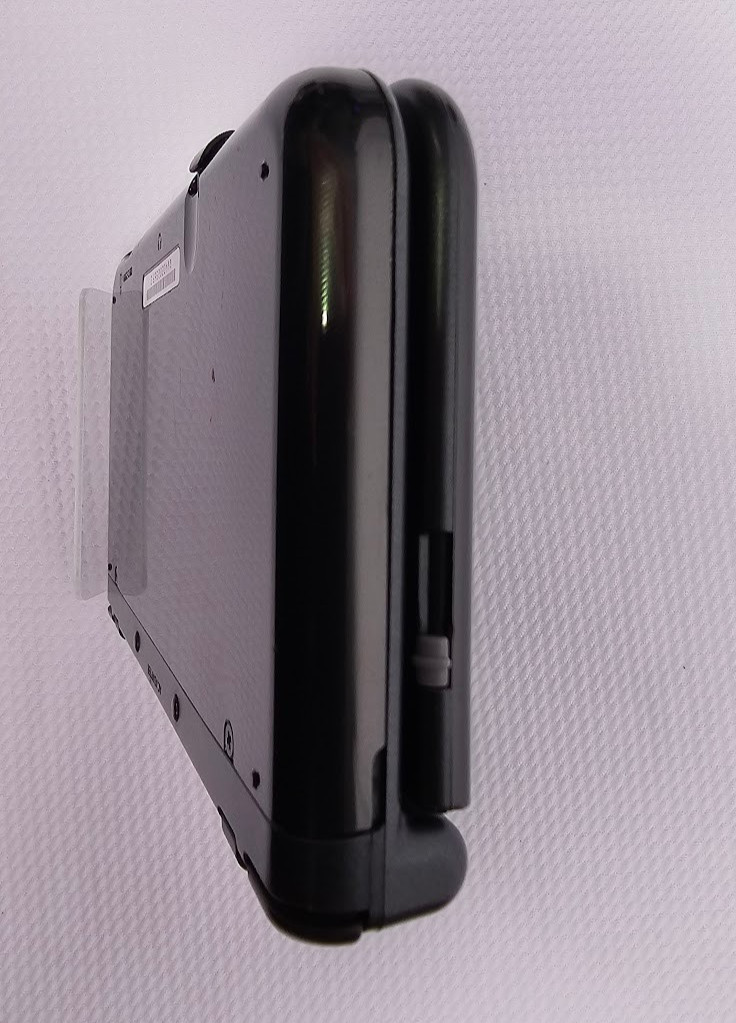 New Nintendo 3DS XL System Black NTSC-U/C (US/Canada) RED-001 USED w/ Charger