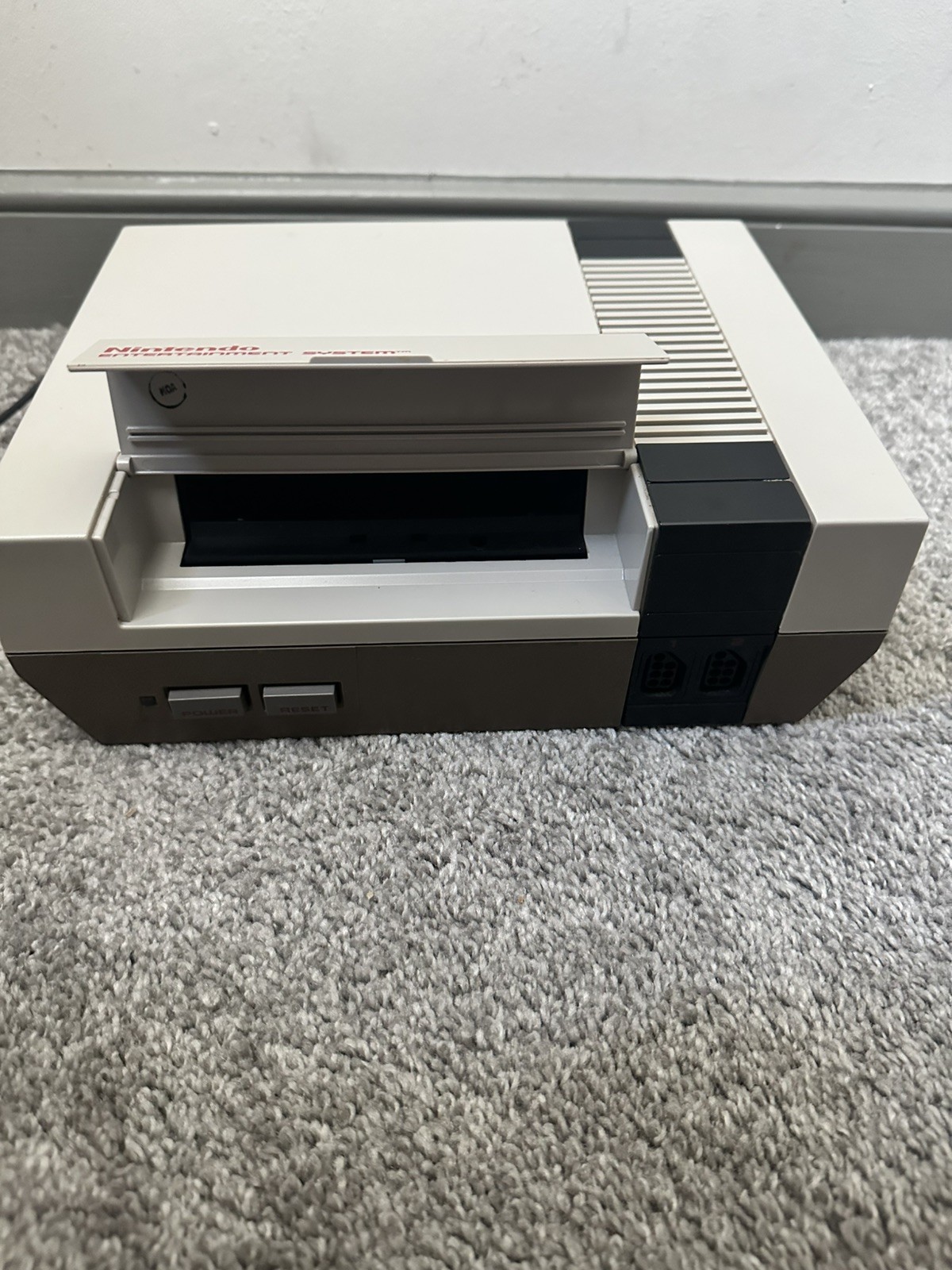Nintendo Entertainment System NES Gray Black Console with Controller, Cables