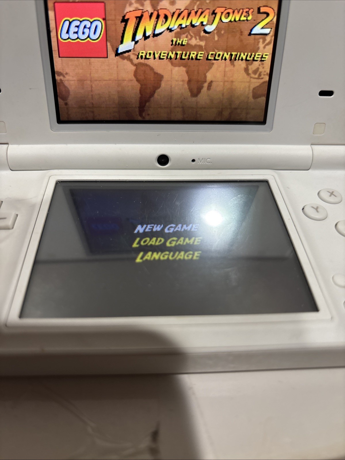 Nintendo DSI WHITE CONSOLE IN BOX WITH CHARGER, STYLUS, And 1 GAME NO SD CARD