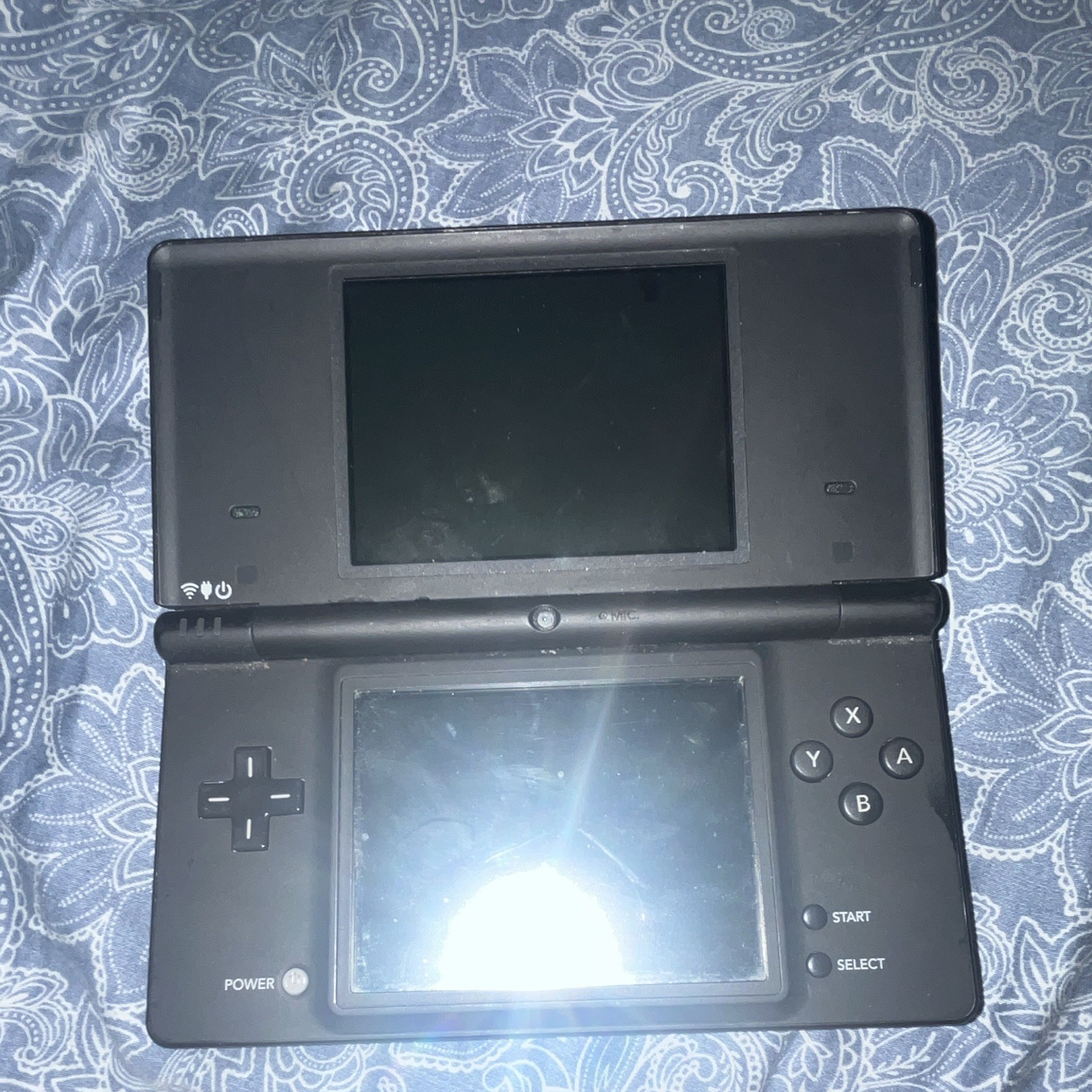 Nintendo DSi Pokémon Black Edition Handheld Console Black NTSC-U/C 256MB Camera