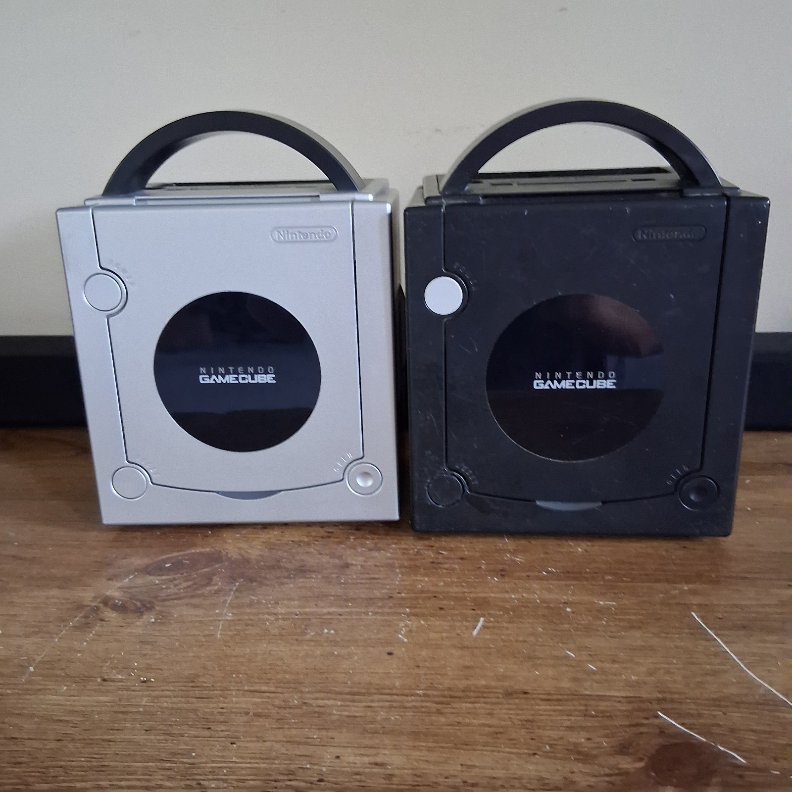 Lot of 2 Broken Nintendo GameCube Consoles DOL-101 Parts Repair Silver/ Black