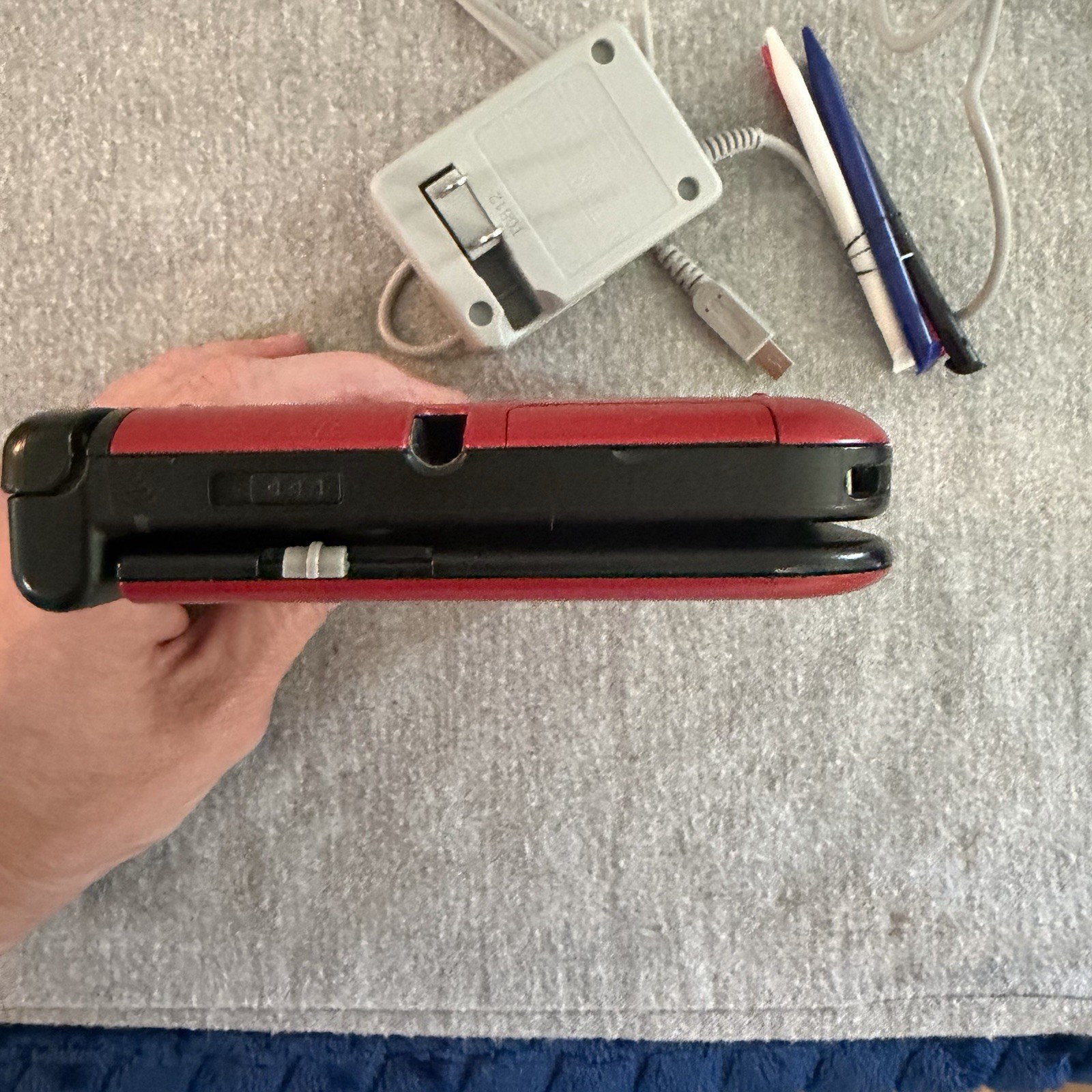 Nintendo 3DS XL 4GB Red Console (NTSC) Stylus/charger Included. 8 Games/1SD Card
