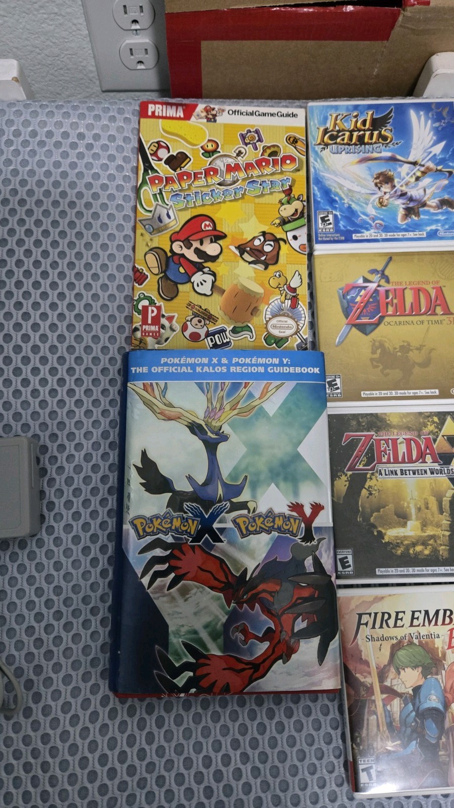 Nintendo 3DS XL Pokémon X/Y Limited Edition Bundle BOXED + 15 Games + 3DS Case