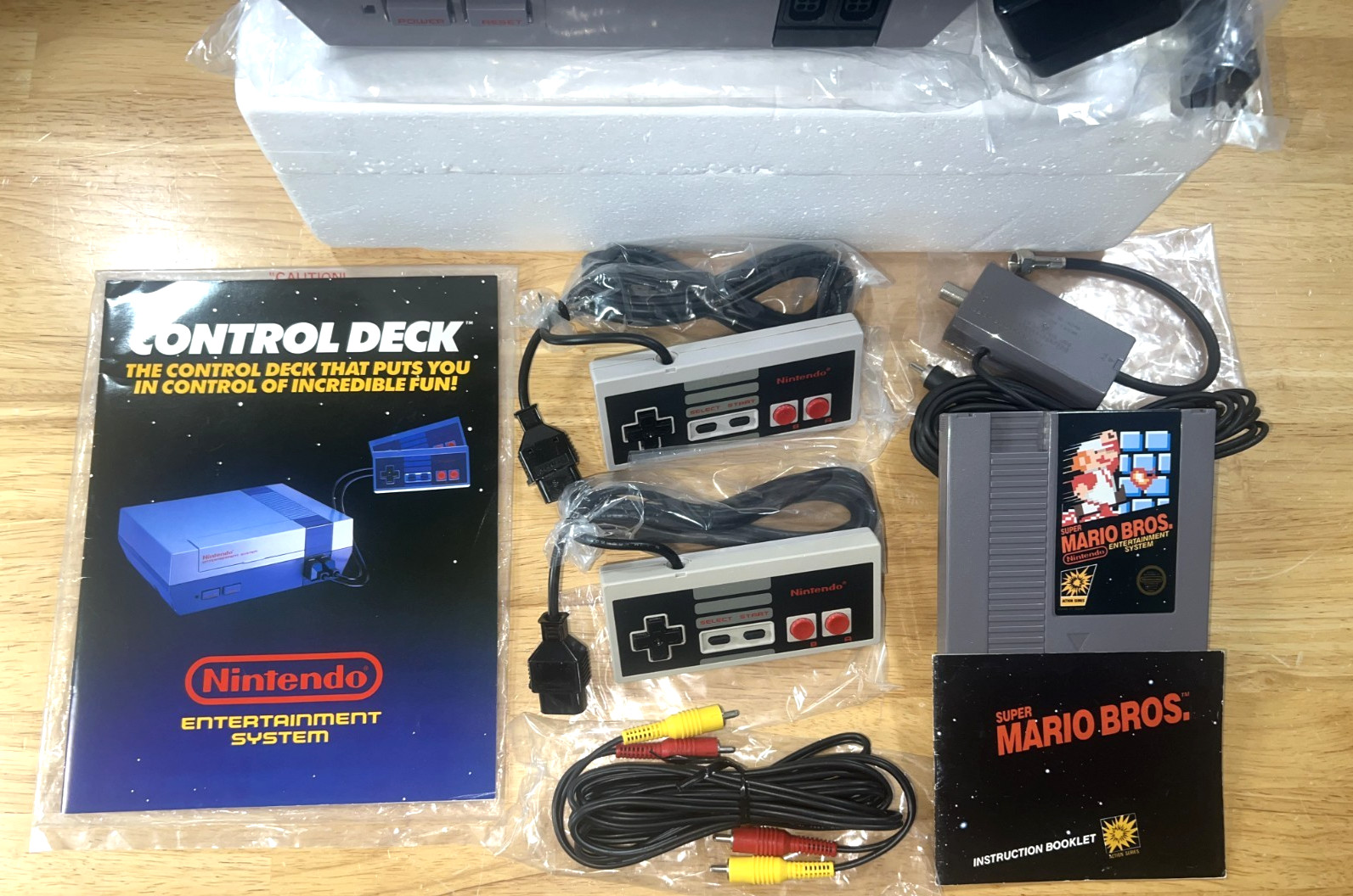 1986 Nintendo NES CONTROL DECK Super MARIO Bros. BOX Set SERVICED +TESTED! NICE!