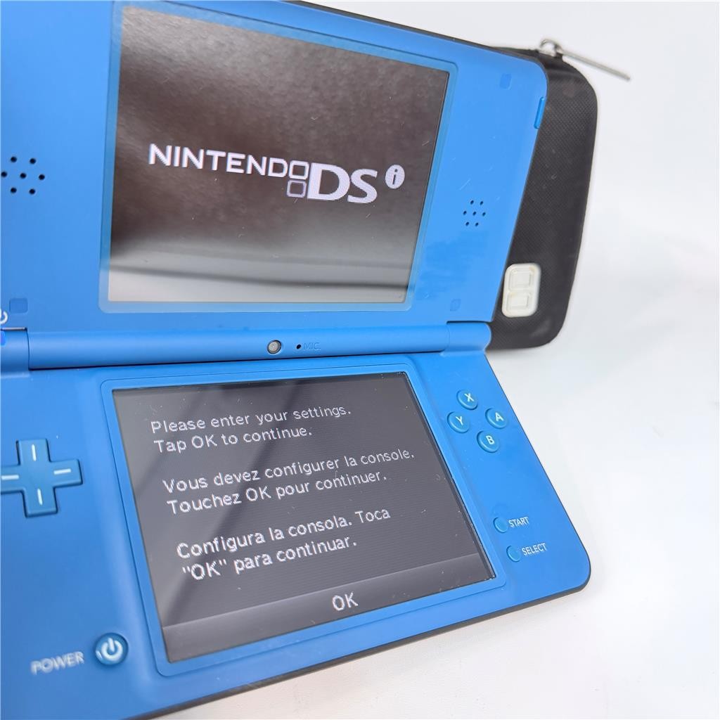 Nintendo DSi XL Blue Handheld Tested Working +Case Charger Very Clean