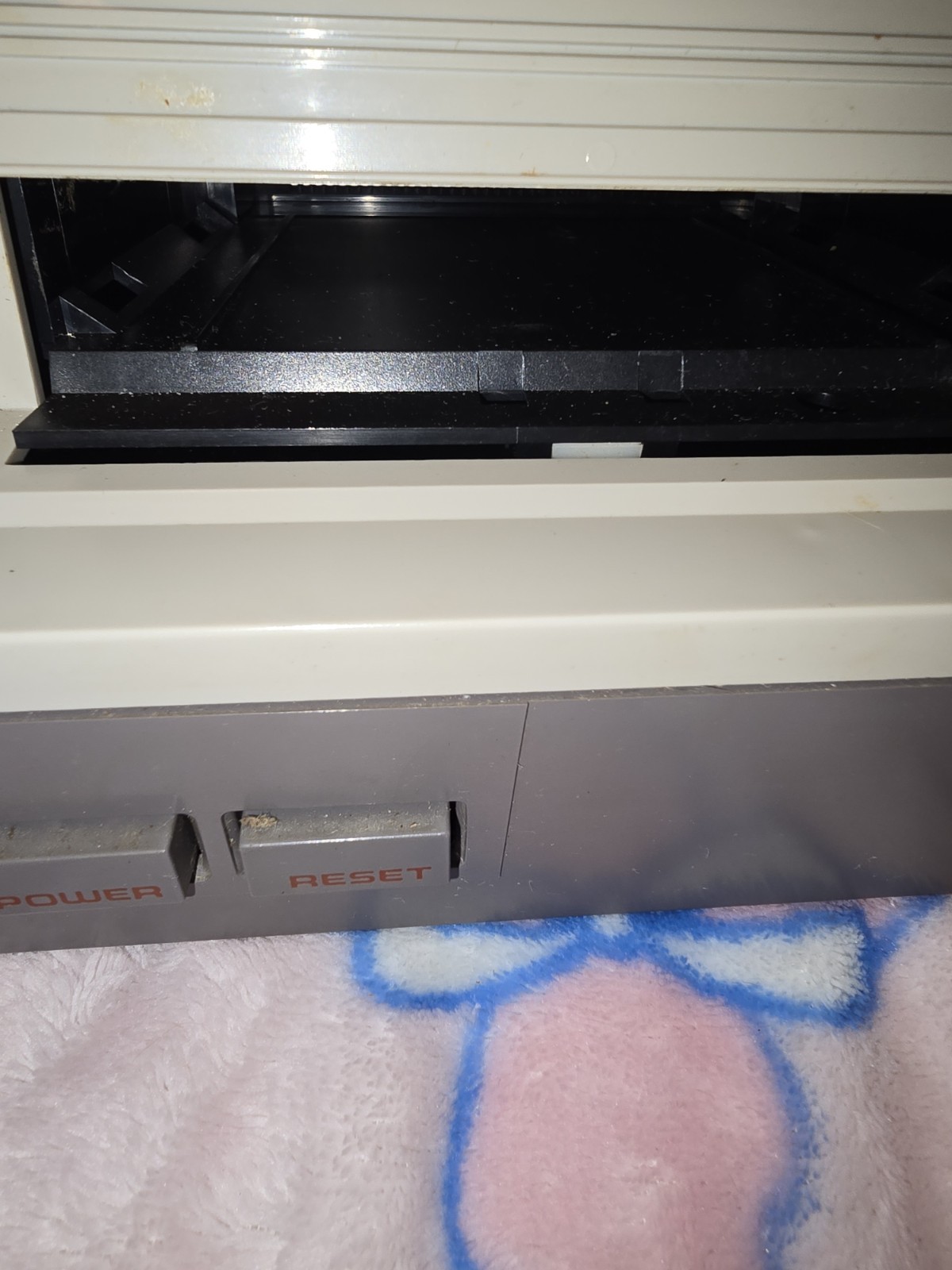 Nintendo NES-001 Entertainment System Console Bundle w/ Controller Zapper AV/RF