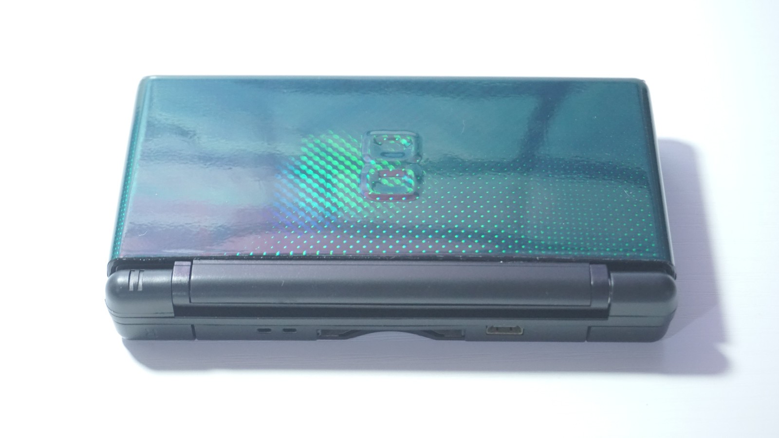 Nintendo DS Lite Shiny Pearlescent Green / Black Handheld System with Charger