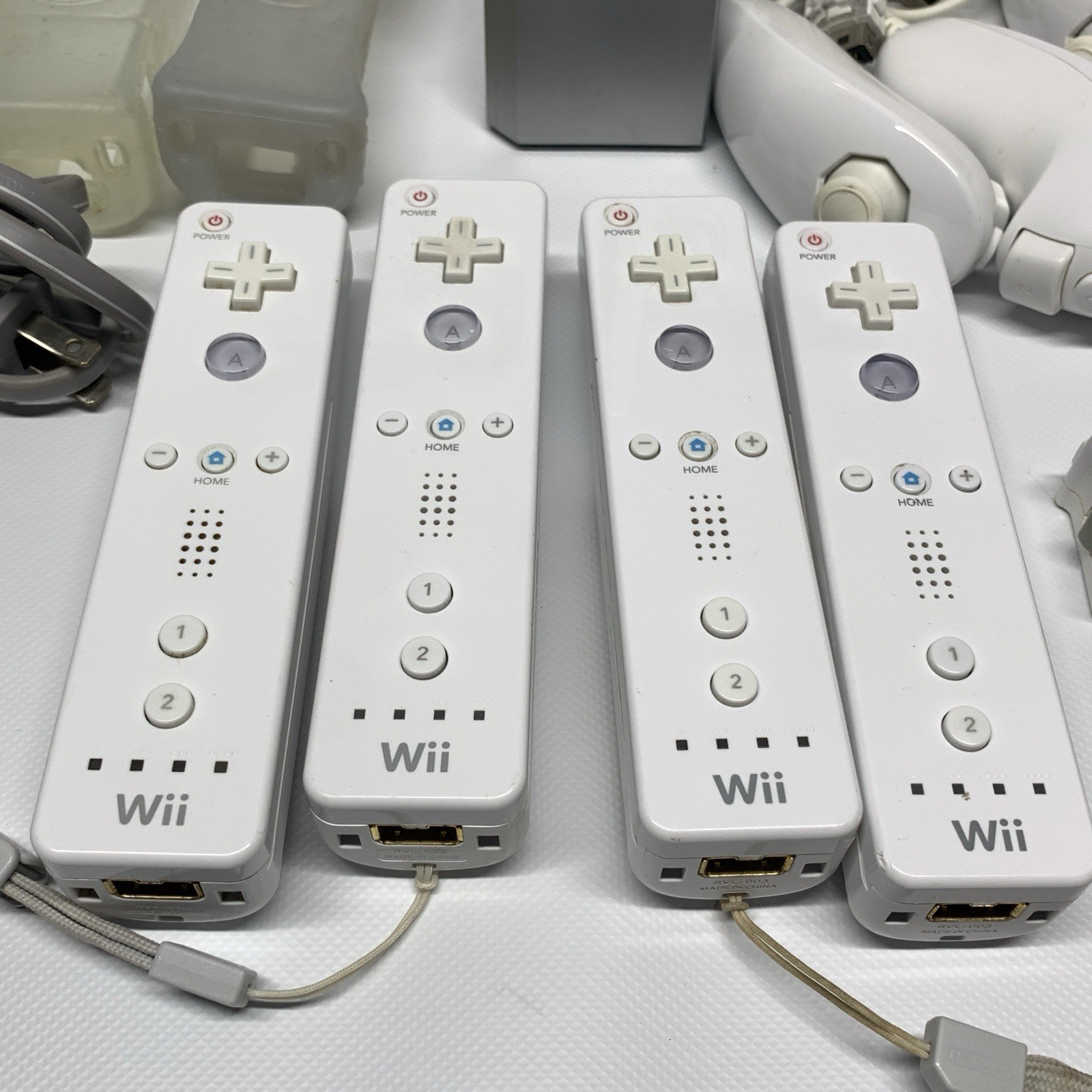 Nintendo Wii Console Bundle Lot System 4 Controllers 5 Nunchucks 3 Motion+ Works