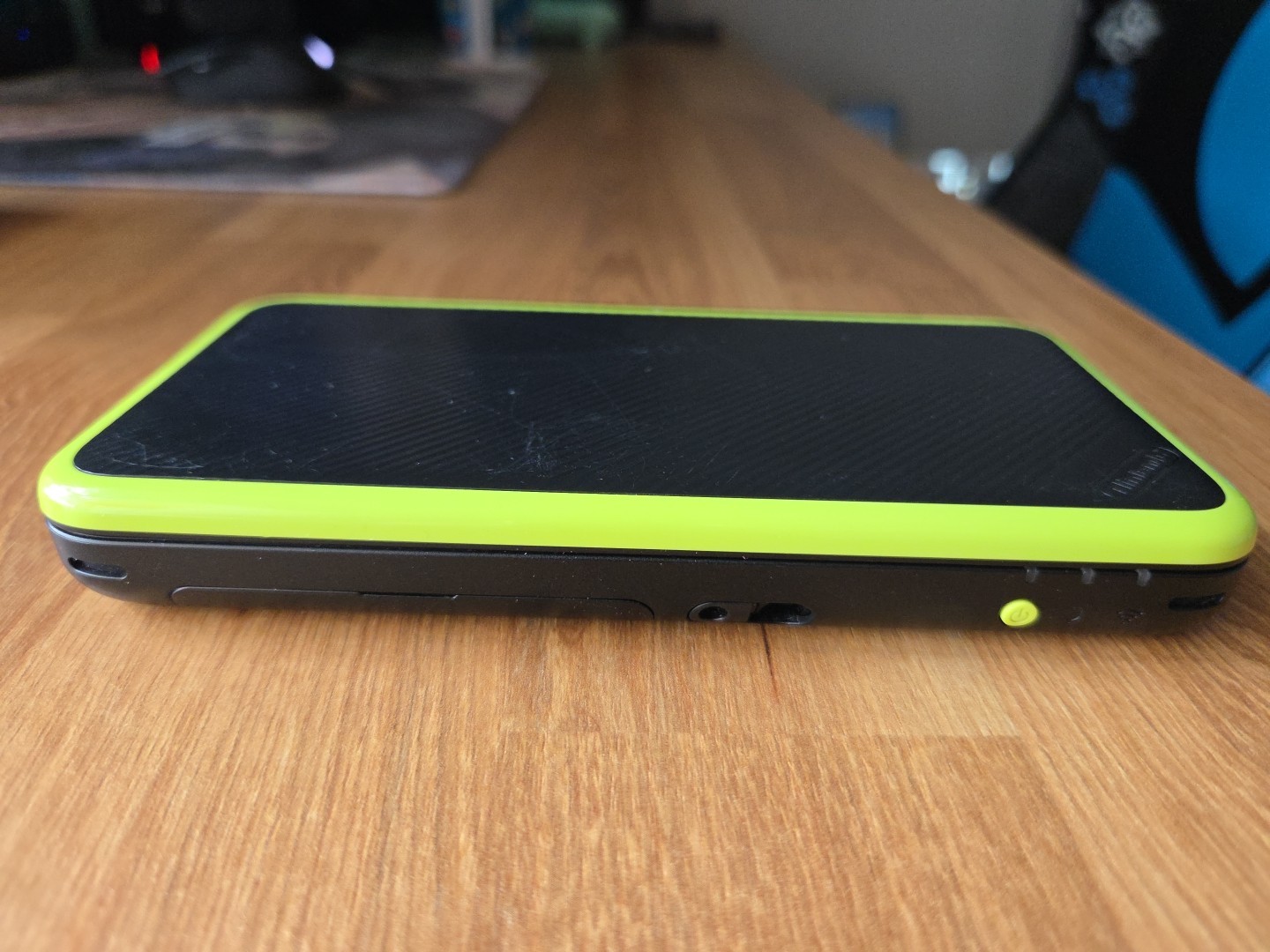 Nintendo «New» 2DS XL LL Console Black Lime + Charger Japan Region Locked