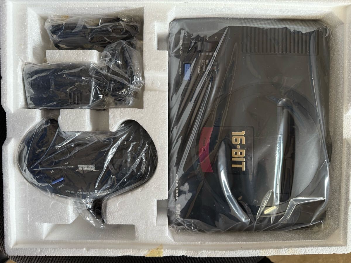 Unused SEGA Mega Drive HAA-2510 16-BIT MD.Only power supply confirmed.
