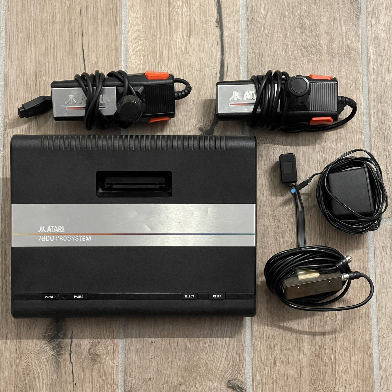 Atari 7800 Console Pro System w/ 2 OEM Controllers & Cables – TESTED & WORKING!