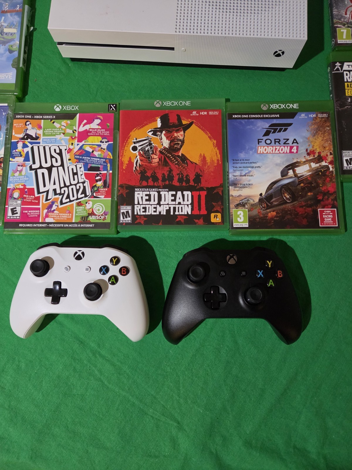 Microsoft Xbox One S 1TB With Kinnect + Two Controllers And 7 Games