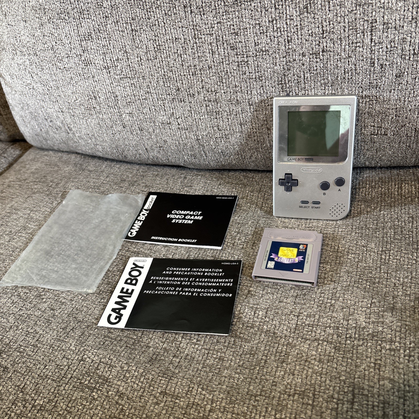 Nintendo Game Boy Pocket MGB-001 Silver Portable Handheld Console Works W/ Game
