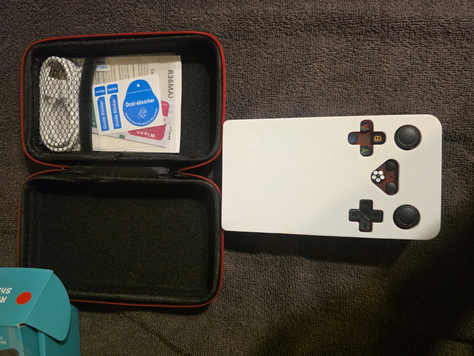 Open Source Console Model R36 Max Handheld Game Console