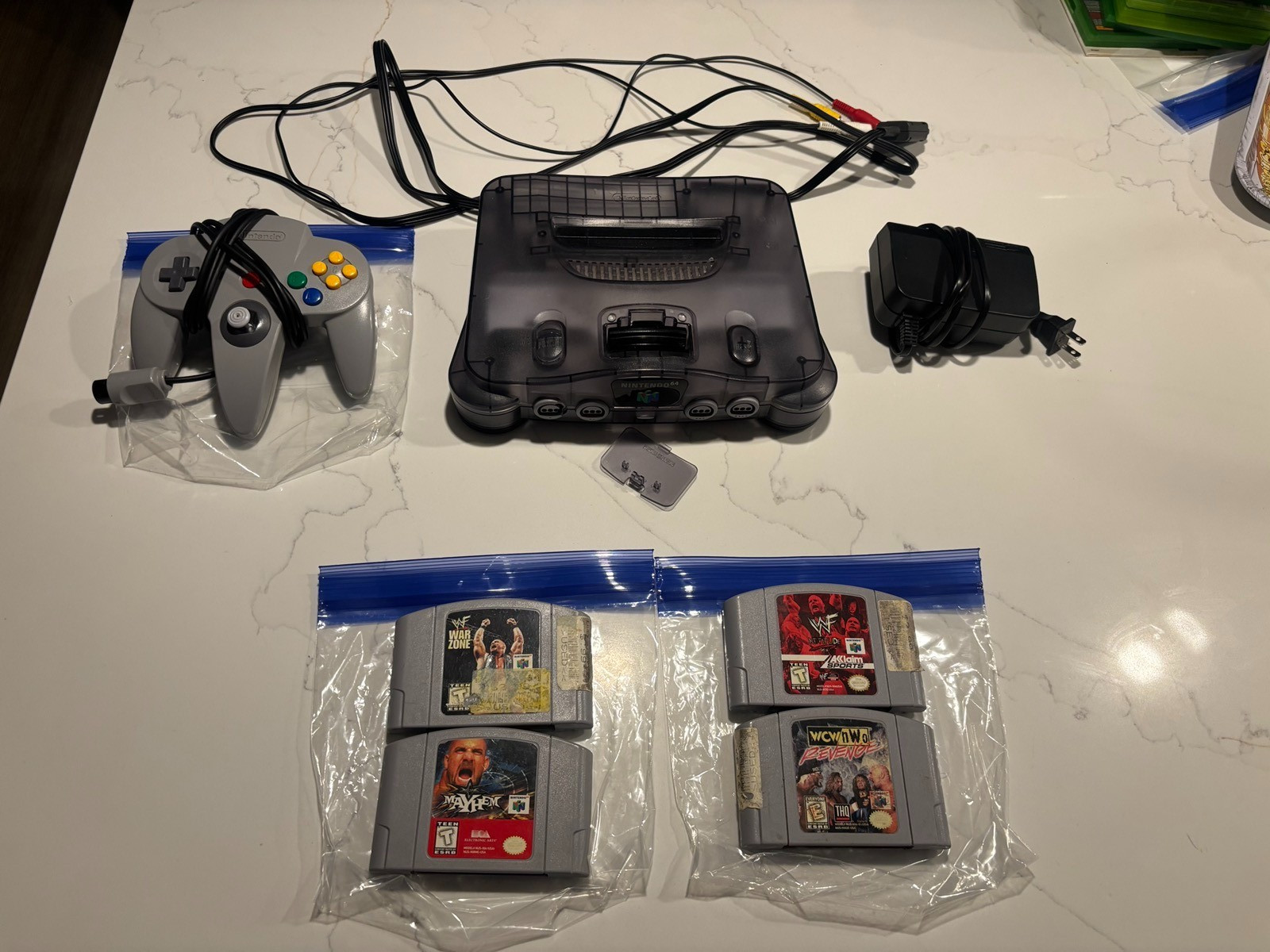 N64 Smoke Black Funtastic Bundle — 4 Games + OEM Controller + Memory Card — Rare