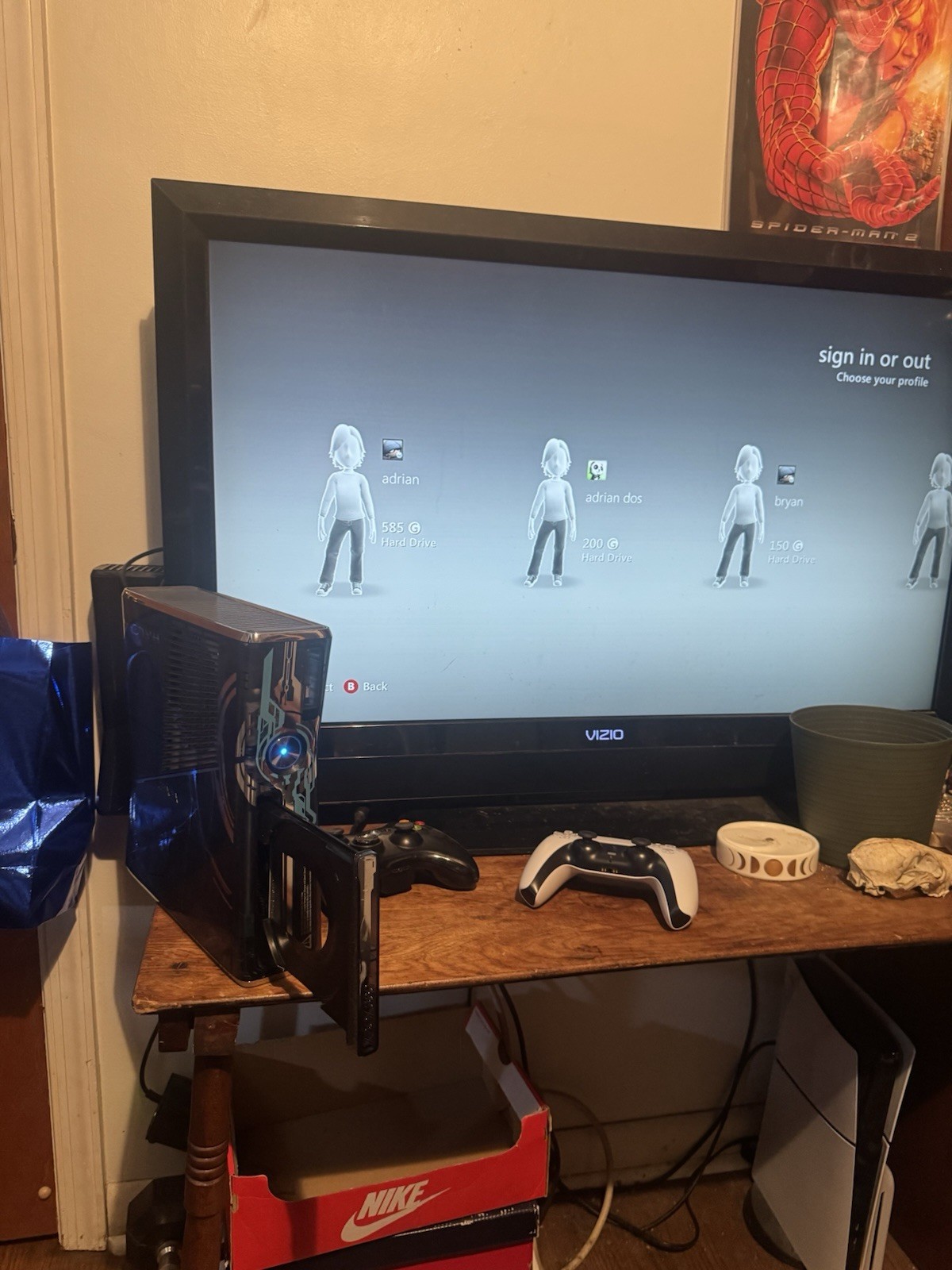 Microsoft Xbox 360 Console halo 4 addition 320GB HDMI Hard Drive w/ Controller
