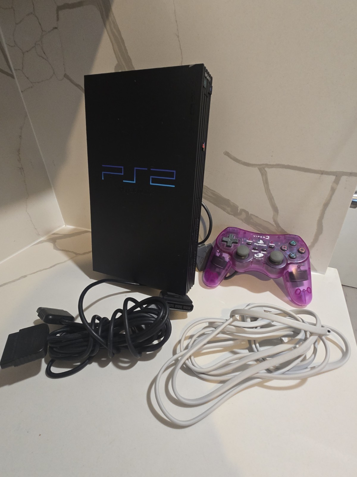 Sony PlayStation 2 SCPH-39000 Console Black with Cables