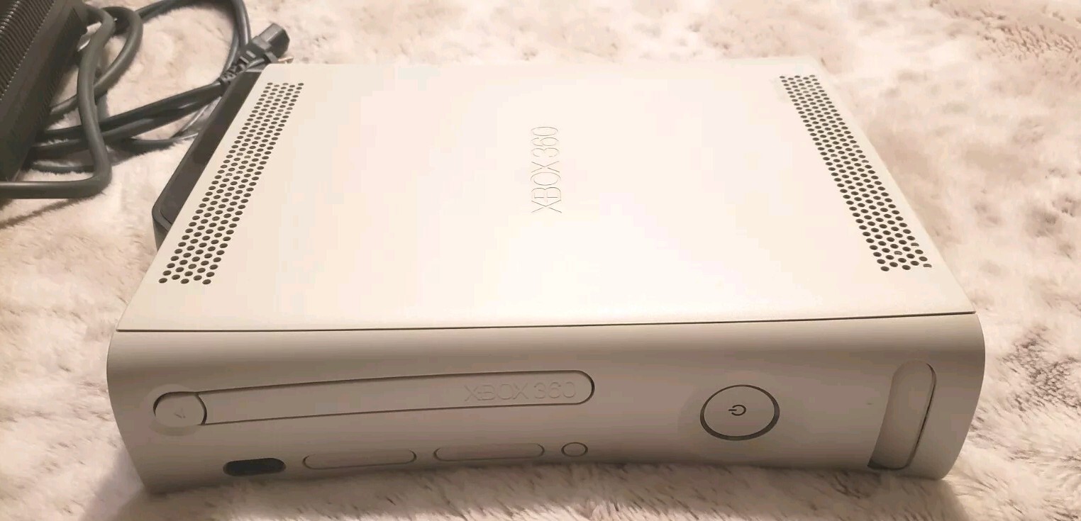 Microsoft Xbox 360 Core Matte White Console HDMI w/Controller