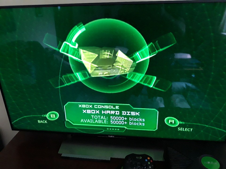 Original OG Microsoft xBox console v1.0 cords controller – Powers on won’t eject