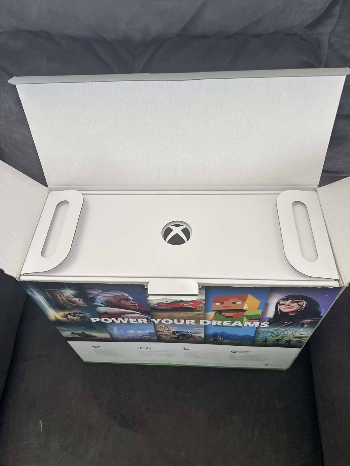 Xbox Series S, 512GB SSD, All Digital Gaming Console, Robot White