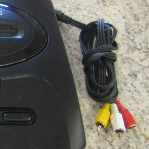 Sega Genesis II MK-1631 System w/original controller & Hook-up cables – Tested