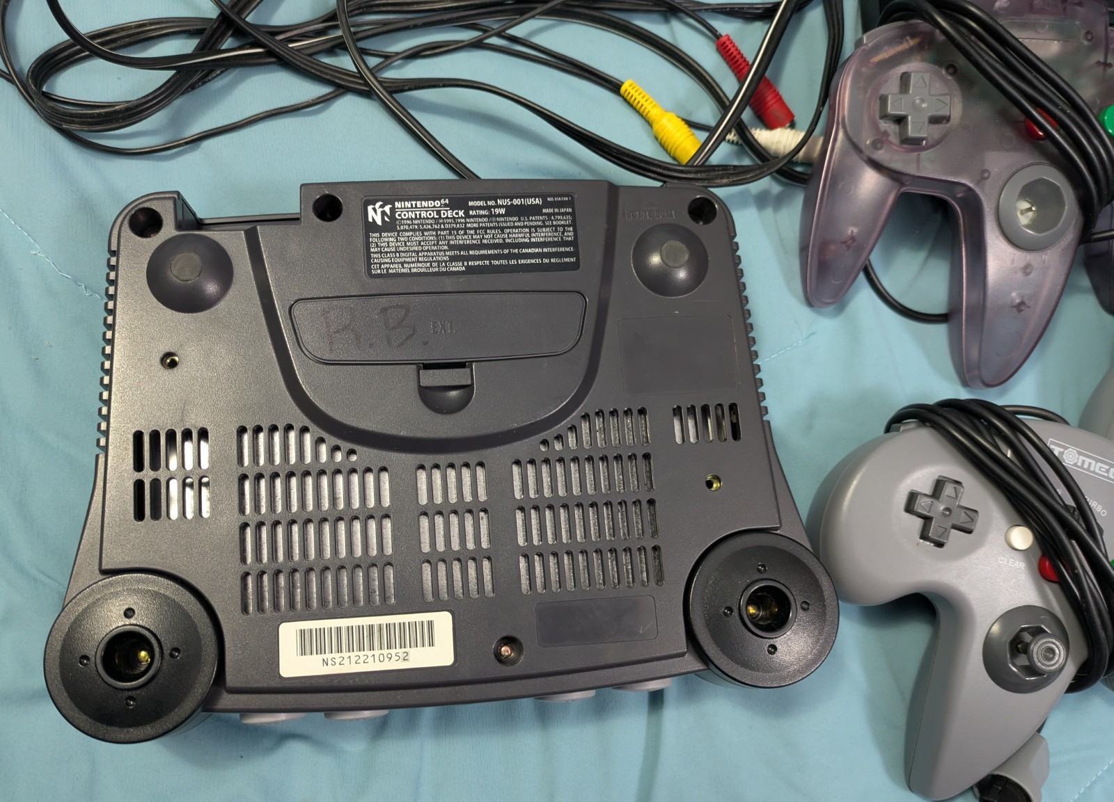 Nintendo 64 System Bundle 3 Controllers