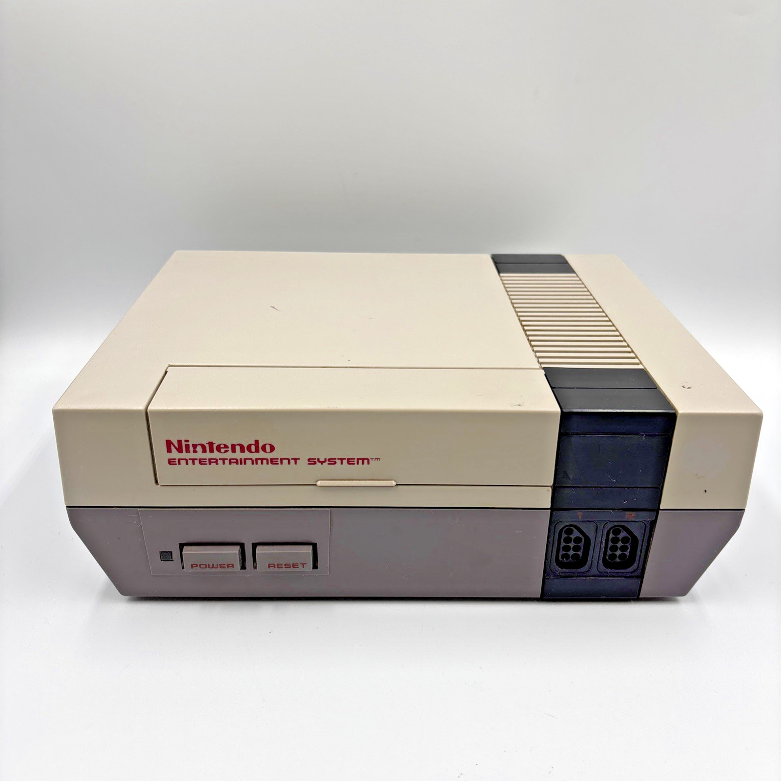 Original Nintendo NES Console Bundle Cables 2 Controllers + Super Mario Bros 3