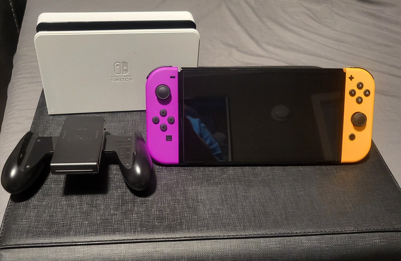 Nintendo Switch OLED Model – White – Orange Purple Joycons + 64gb Sandisk