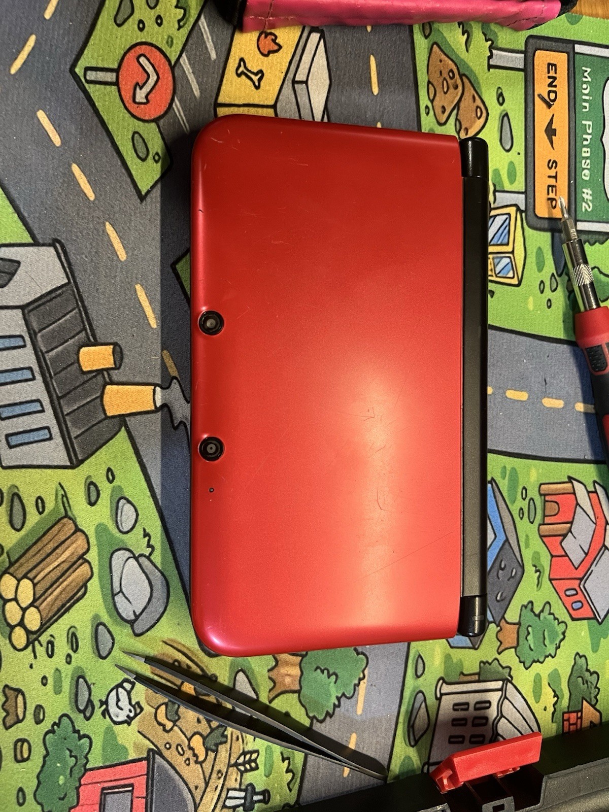 Nintendo 3DS XL SPR-001 Red/Black Handheld Console NTSC-U/C 4GB SD Case