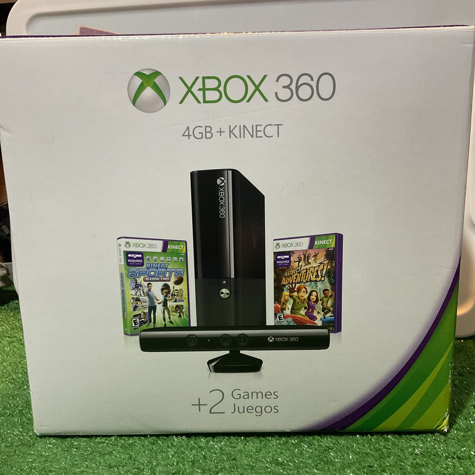 Xbox 360 4GB Kinect Bundle Box – Games Kinect Sports, Adventure, NCAA 14 + Sonic