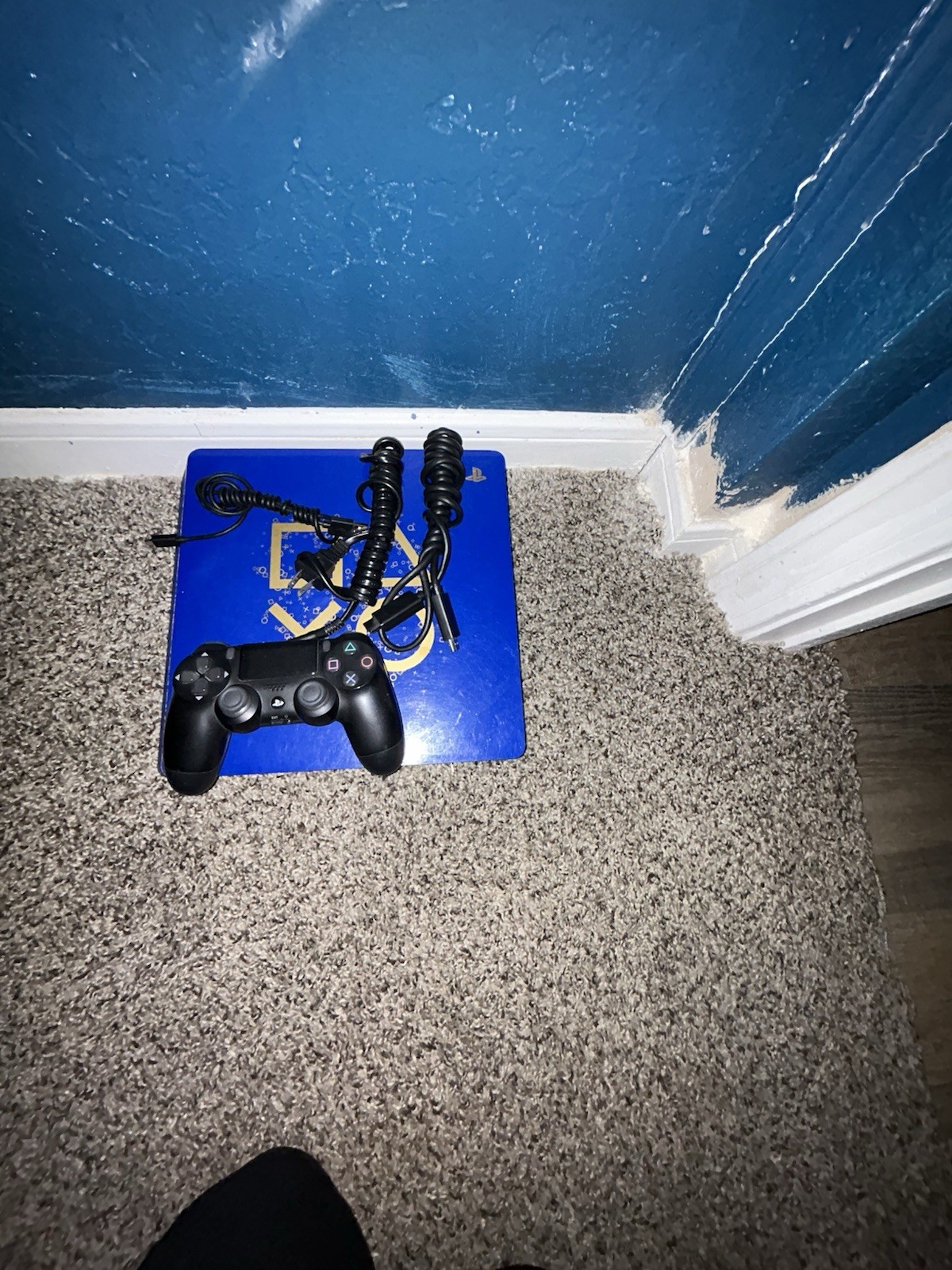 Sony PlayStation 4 Blue With Controller, Power Cord Charger And Hdmi Cord ￼￼