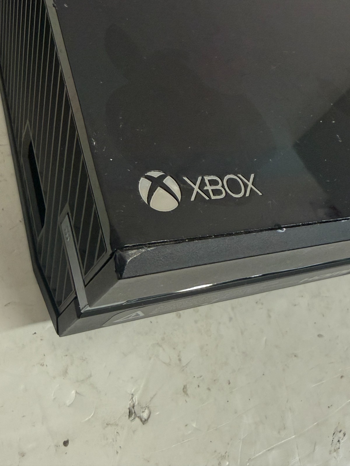 Microsoft Xbox One 500GB Console + Controller Only – Sync Button Broken – #XB3