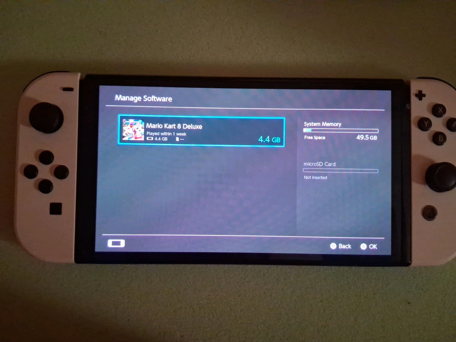 Nintendo Switch OLED Model Handheld Console – 64GB – + Mario Kart 8 no charger