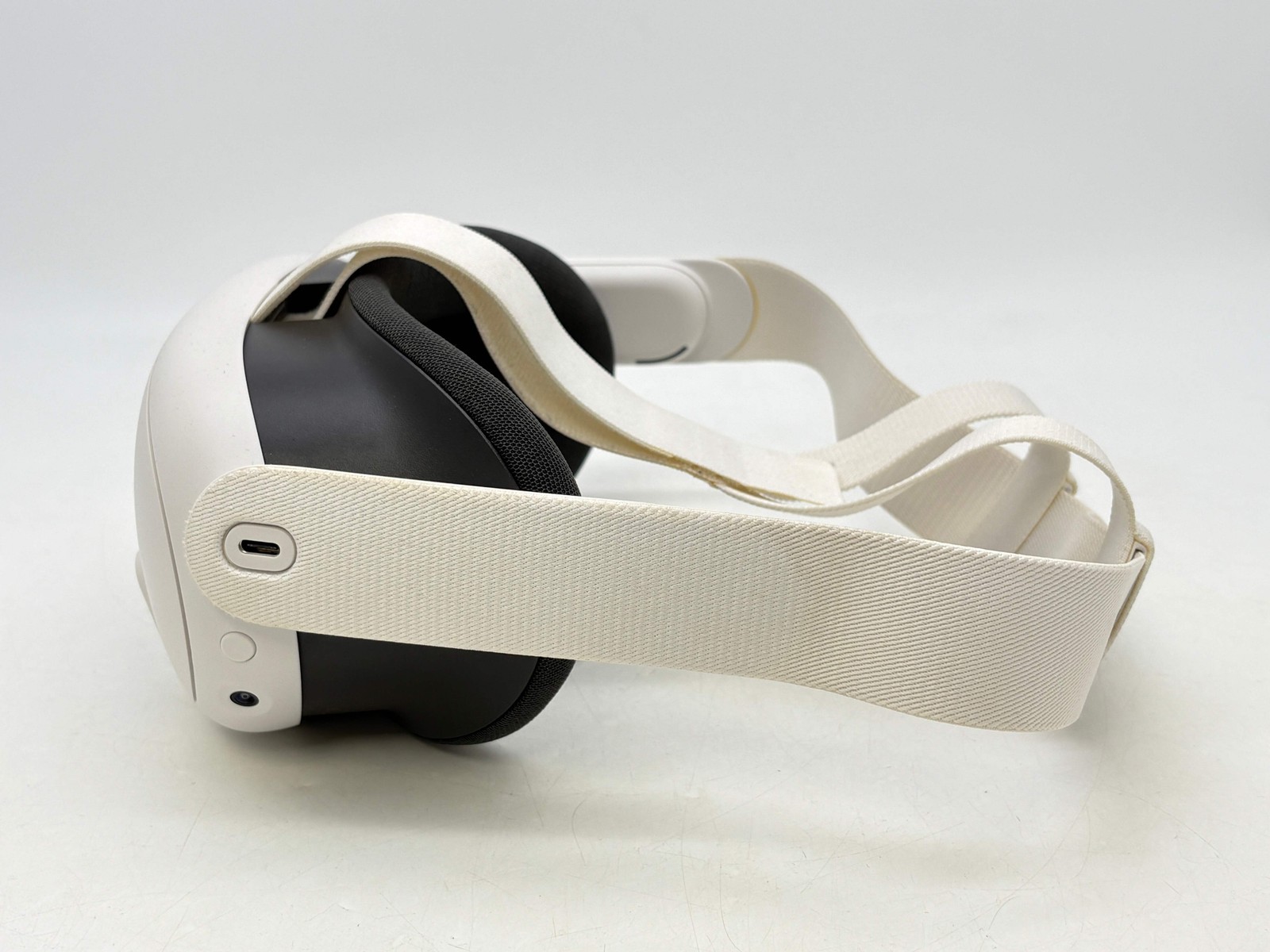 Meta Quest 3 512GB Standalone All-in-One VR Headset White Used