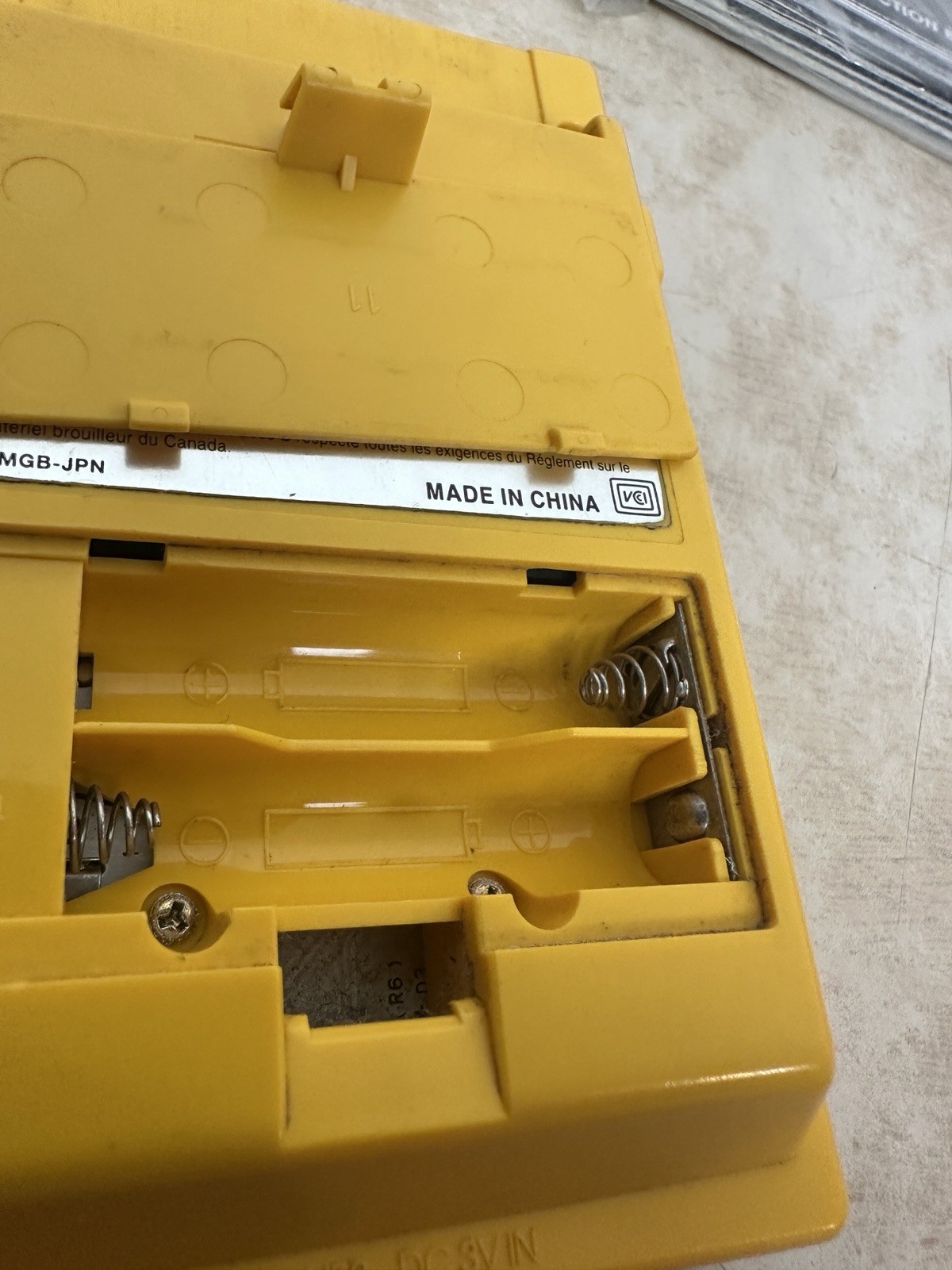 Nintendo Game Boy Pocket MGB-001 w/ Manual – Yellow – 100% OEM – Tested & Works