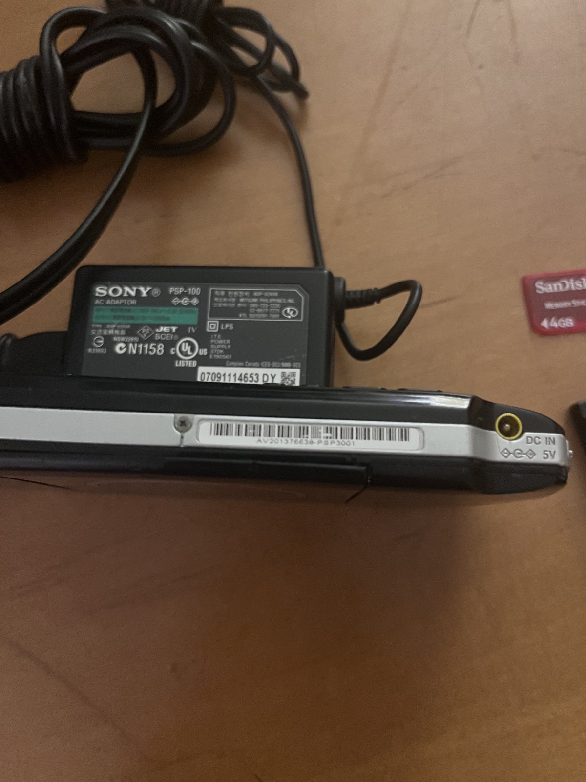 PSP-3001 PlayStation Portable NO UMD, OEM Charger,OEM Battery, 4GB READ DES